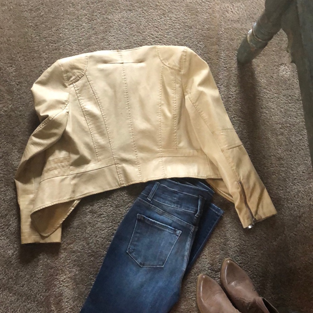 Jacket - Picture 7 of 8